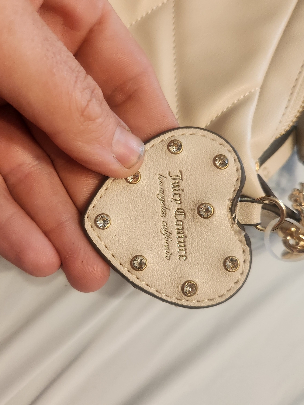 Juicy Couture Cream Quilted Shoulder Bag with Gold Emblem - Picture 2 of 4